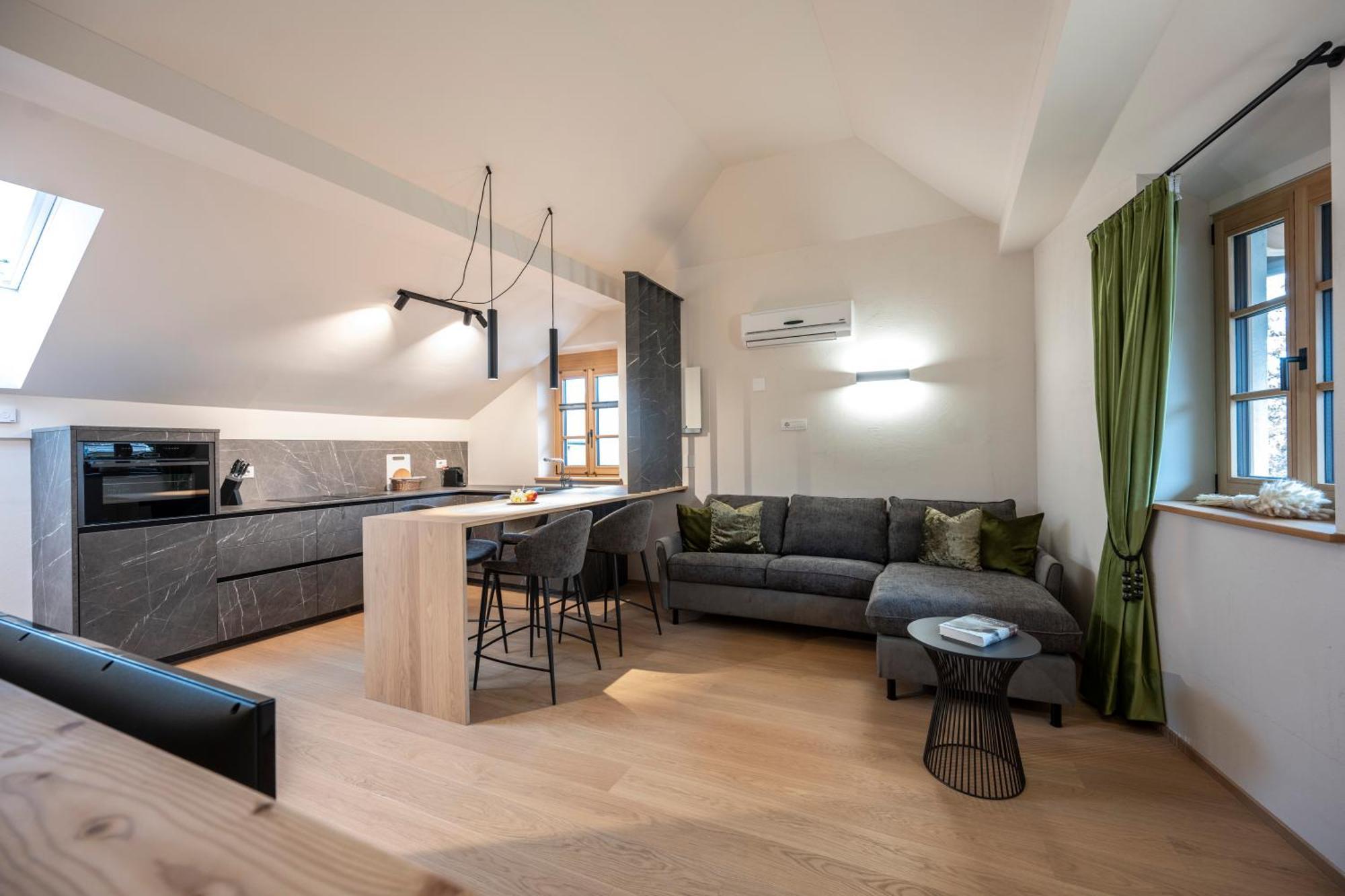 Ferienwohnung Schmitte am Sonnenwirtsplatz Eppan an der Weinstraße Exterior foto